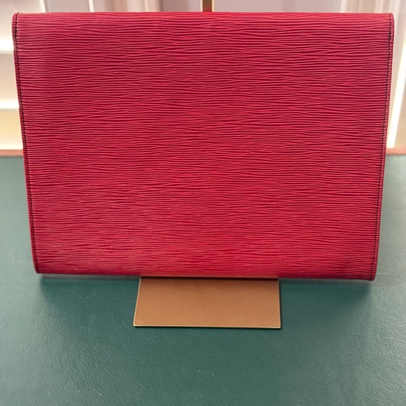 LOUIS VUITTON EPI LEATHER CLUTCH- JENA - Picture 3 of 8